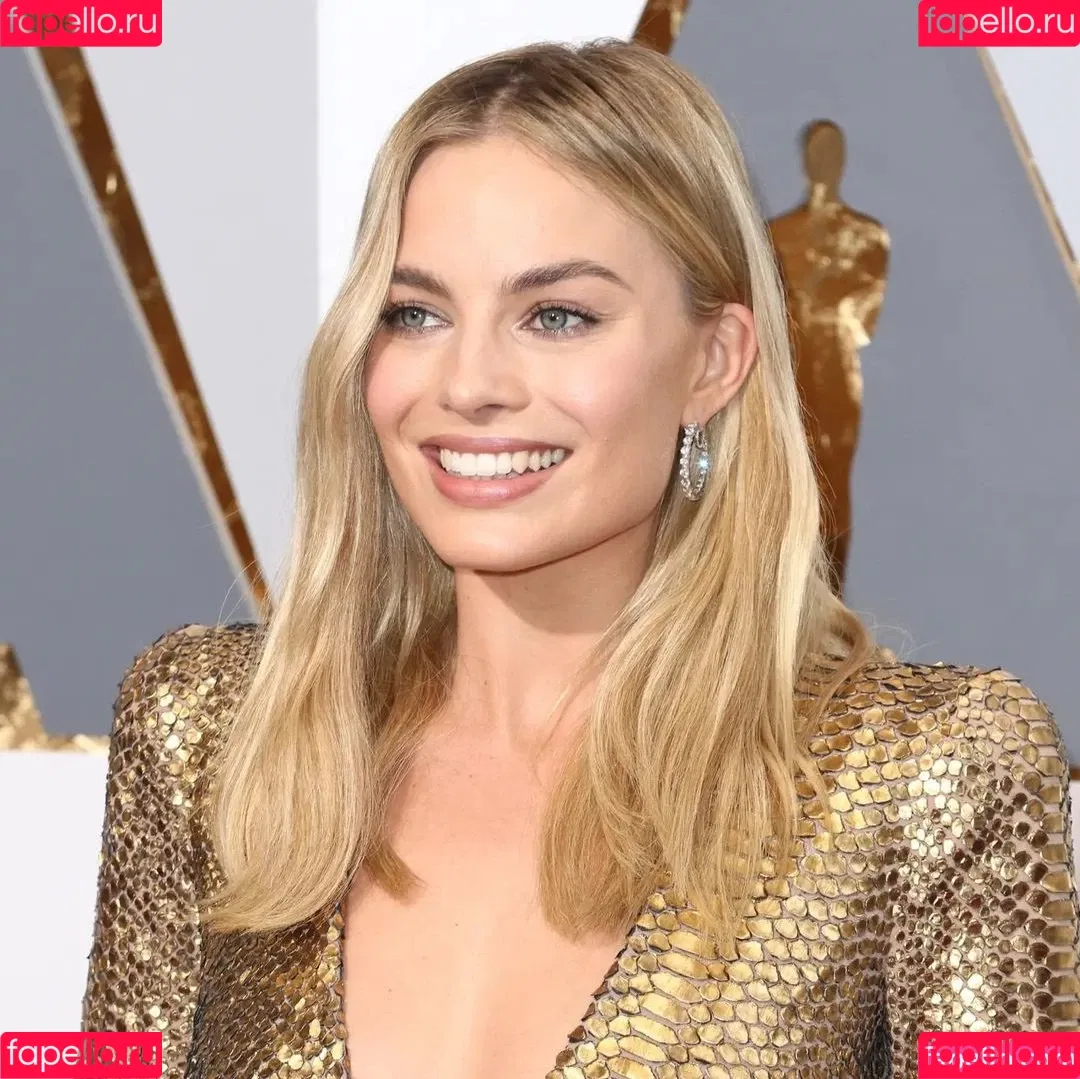 Margot Robbie / margotrobbieofficial Onlyfans Photo Gallery 