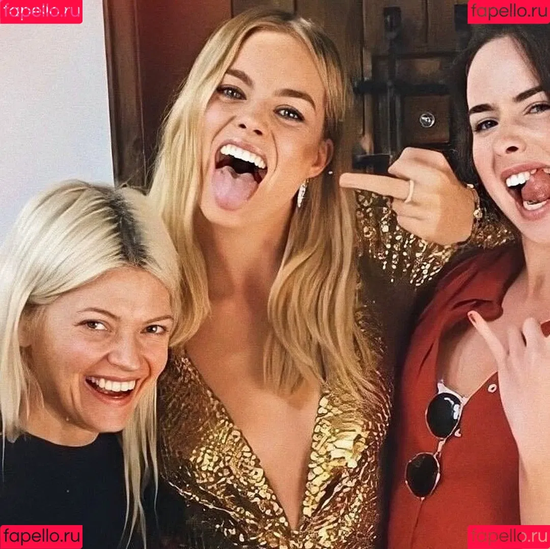 Margot Robbie / margotrobbieofficial Onlyfans Photo Gallery 