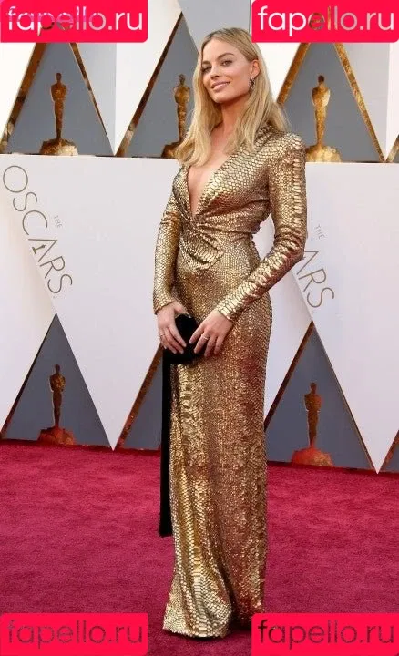 Margot Robbie / margotrobbieofficial Onlyfans Photo Gallery 