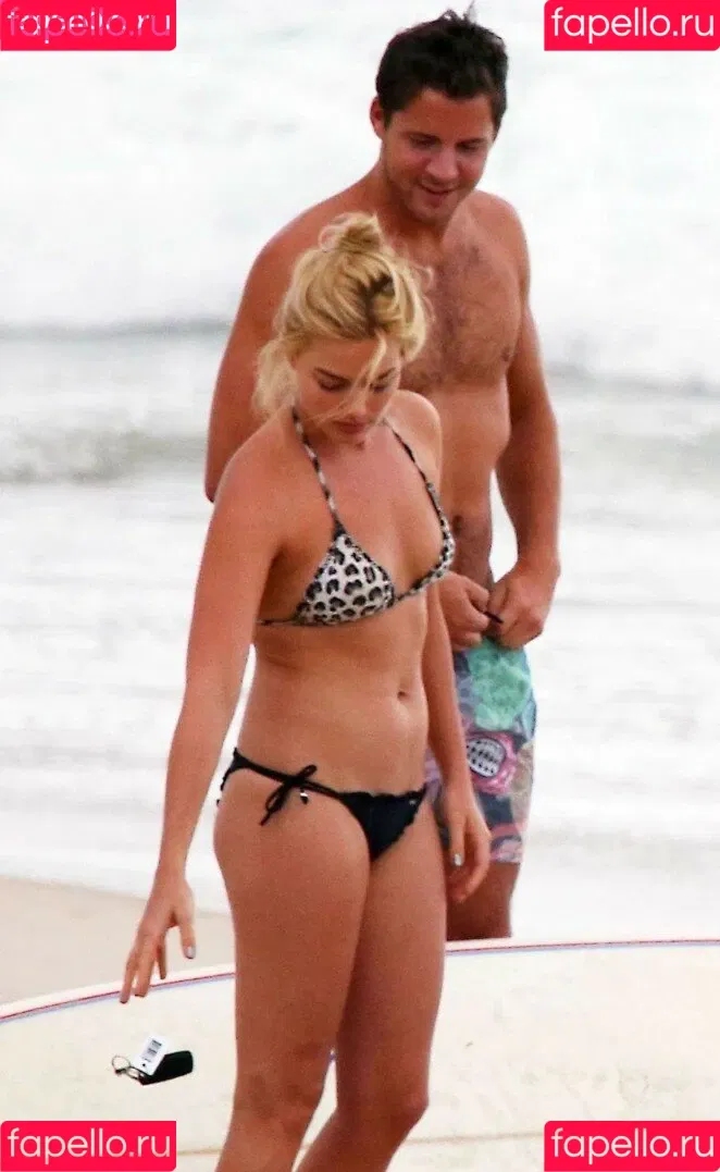 Margot Robbie / margotrobbieofficial Onlyfans Photo Gallery 