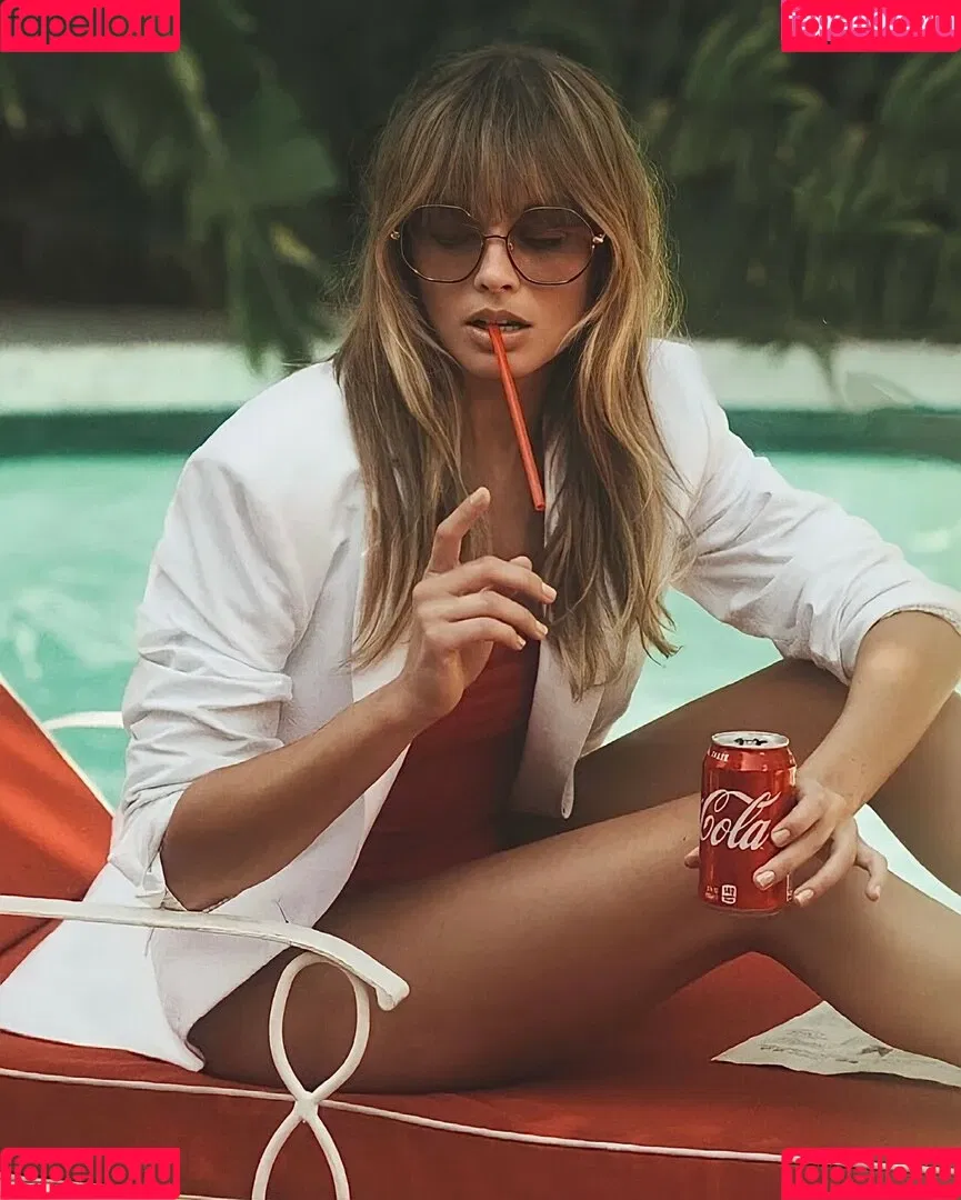 Margot Robbie / margotrobbieofficial Onlyfans Photo Gallery 