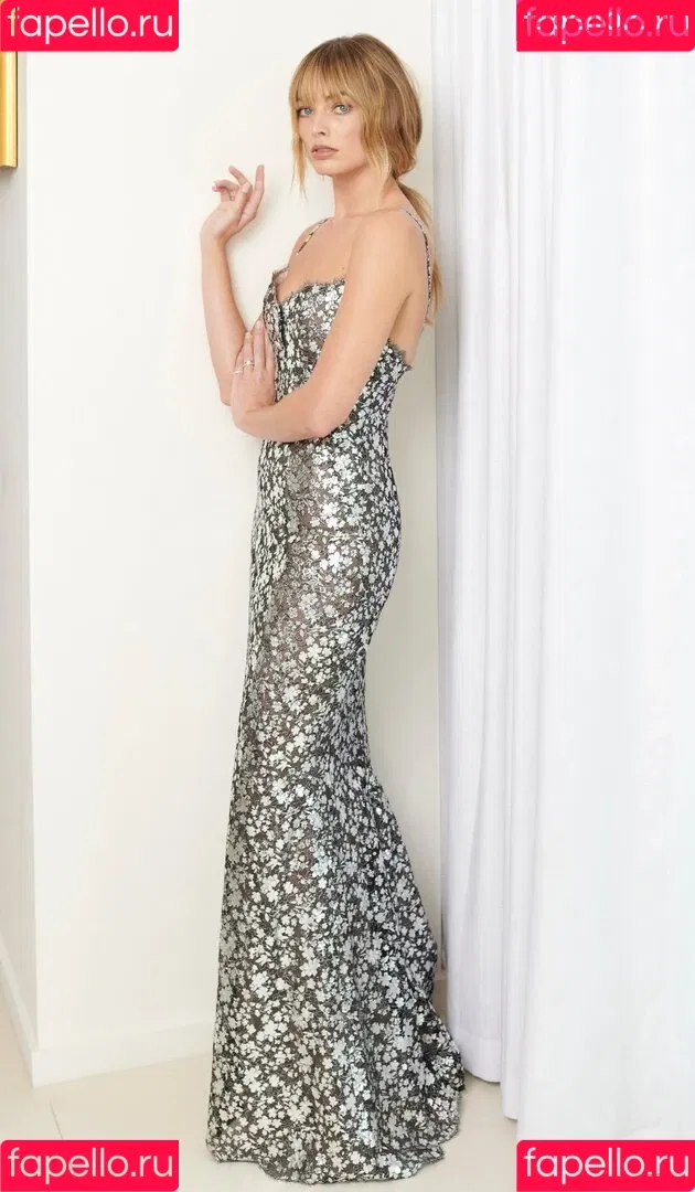 Margot Robbie / margotrobbieofficial Onlyfans Photo Gallery 