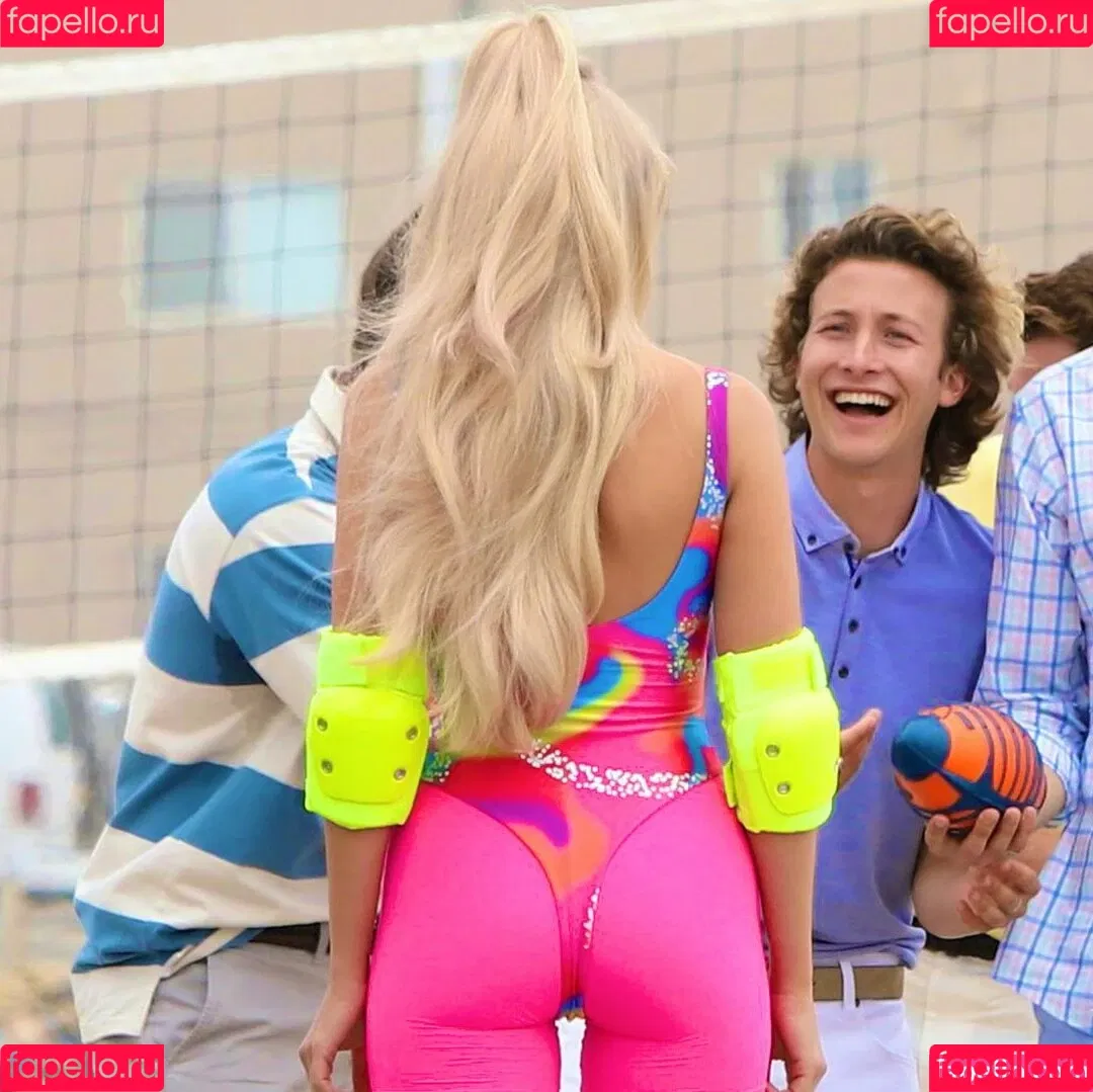 Margot Robbie / margotrobbieofficial Onlyfans Photo Gallery 