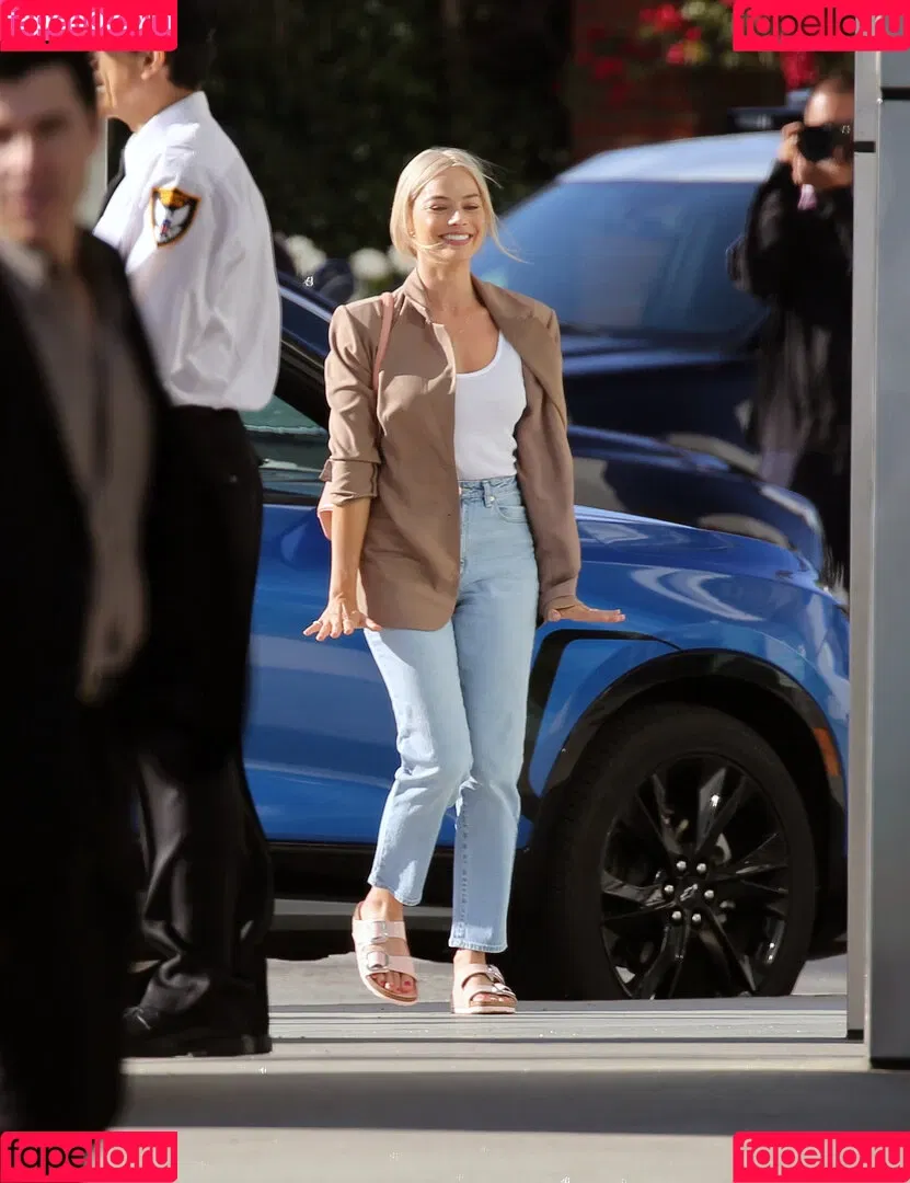 Margot Robbie / margotrobbieofficial Onlyfans Photo Gallery 