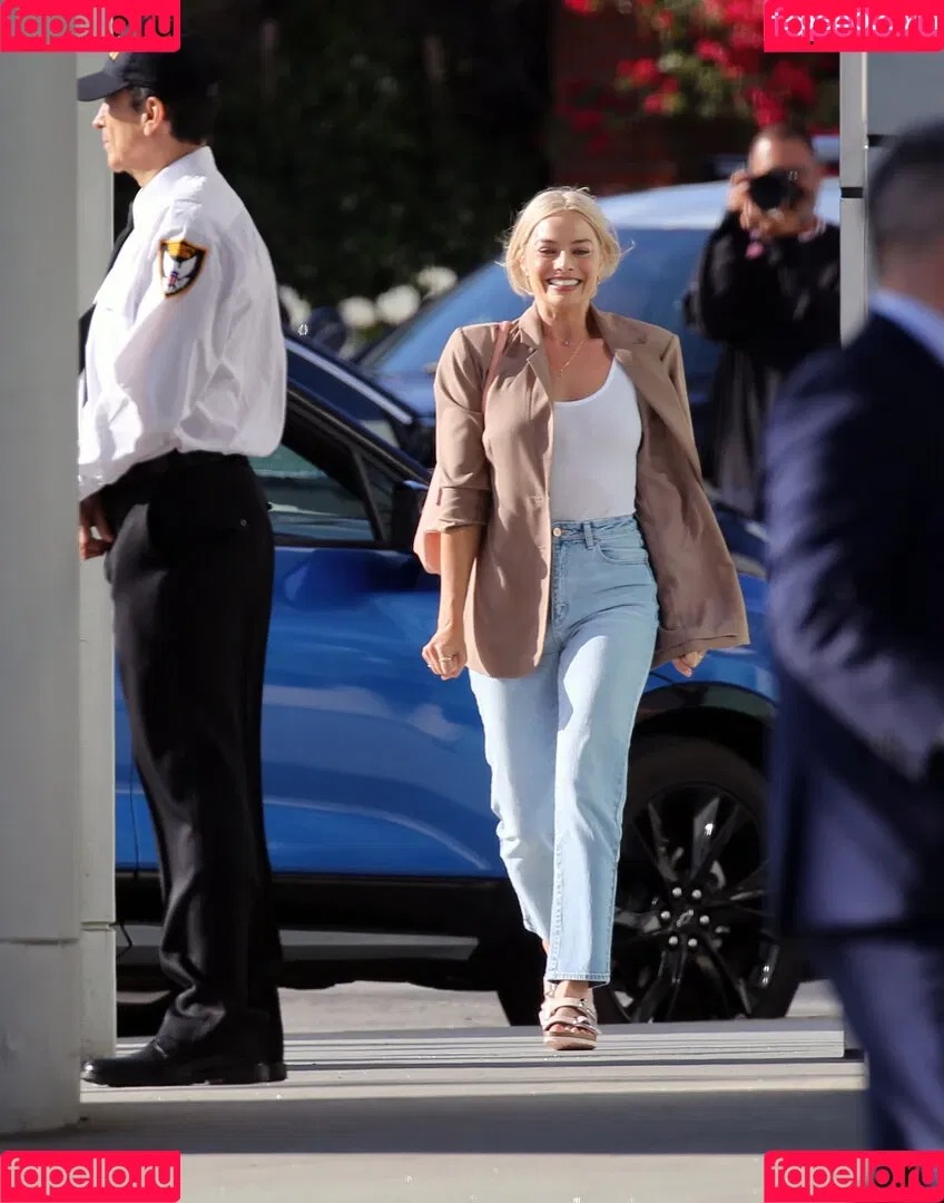 Margot Robbie / margotrobbieofficial Onlyfans Photo Gallery 