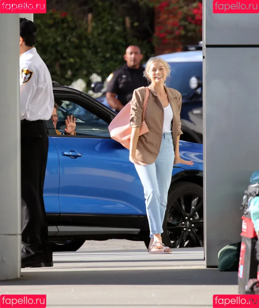 Margot Robbie / margotrobbieofficial Onlyfans Photo Gallery 