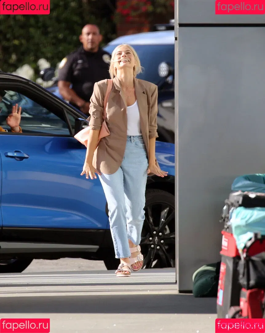 Margot Robbie / margotrobbieofficial Onlyfans Photo Gallery 