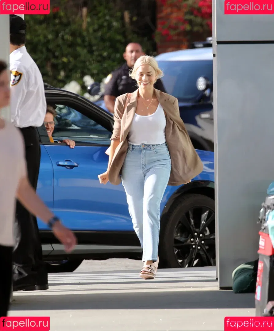 Margot Robbie / margotrobbieofficial Onlyfans Photo Gallery 