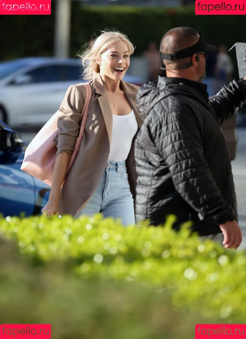 Margot Robbie / margotrobbieofficial Onlyfans Photo Gallery 