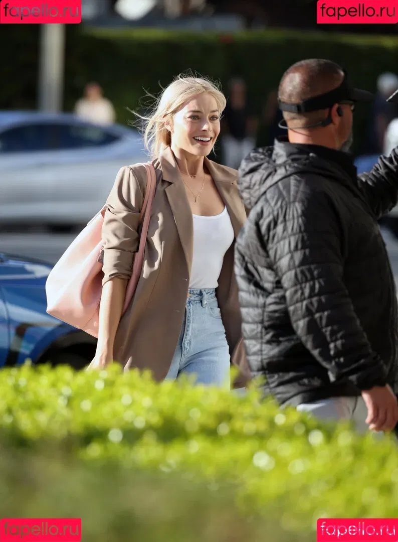 Margot Robbie / margotrobbieofficial Onlyfans Photo Gallery 