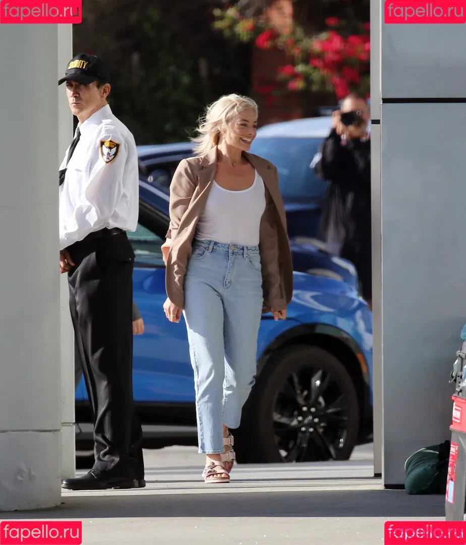 Margot Robbie / margotrobbieofficial Onlyfans Photo Gallery 