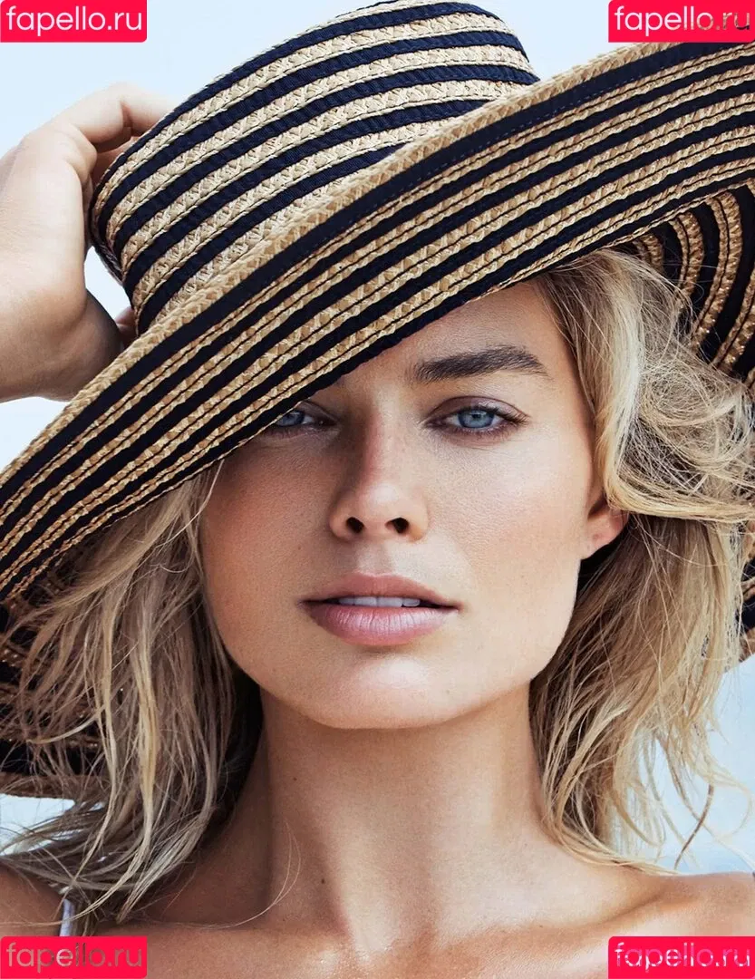 Margot Robbie / margotrobbieofficial Onlyfans Photo Gallery 