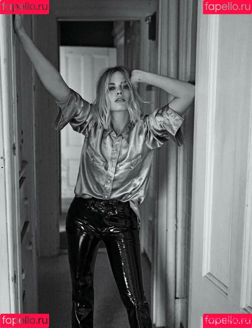 Margot Robbie / margotrobbieofficial Onlyfans Photo Gallery 