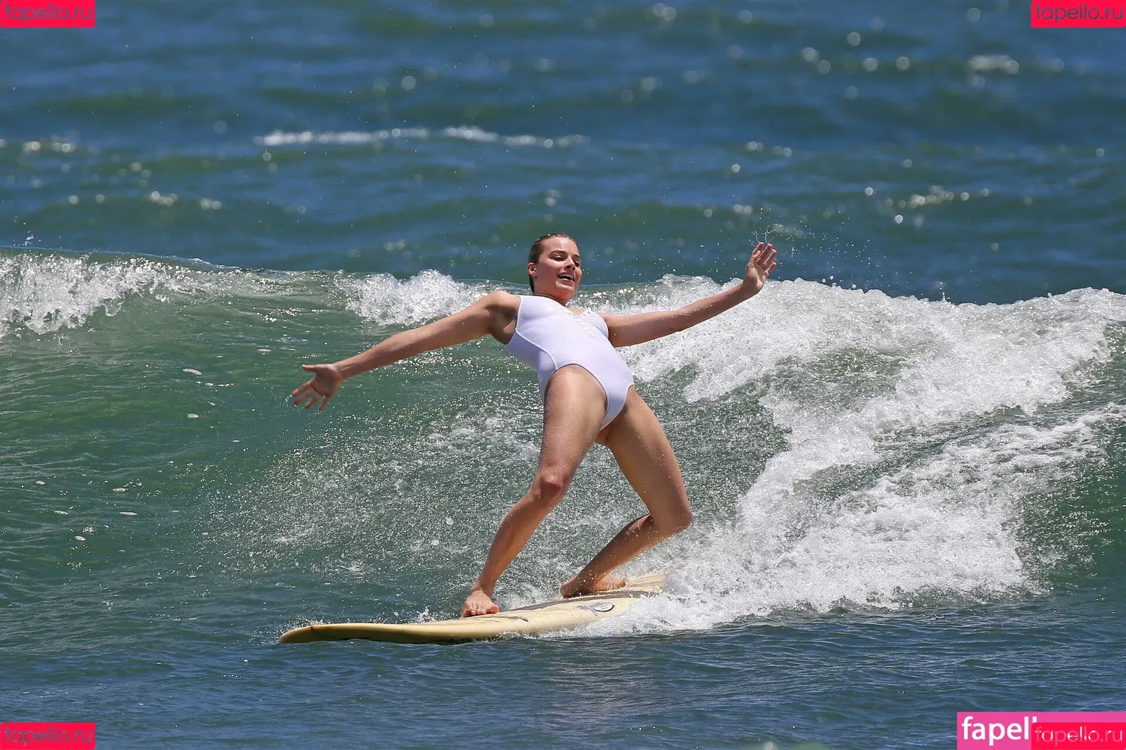 Margot Robbie / margotrobbieofficial Onlyfans Photo Gallery 