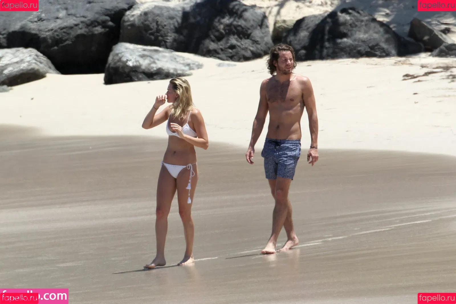 Margot Robbie / margotrobbieofficial Onlyfans Photo Gallery 