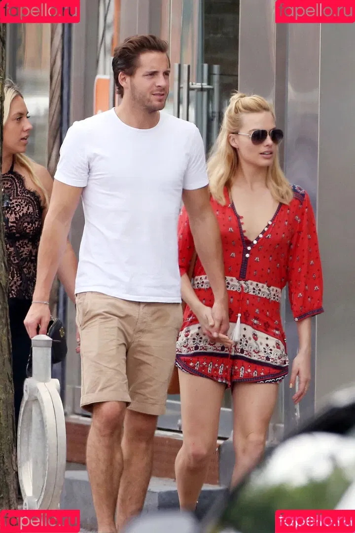 Margot Robbie / margotrobbieofficial Onlyfans Photo Gallery 