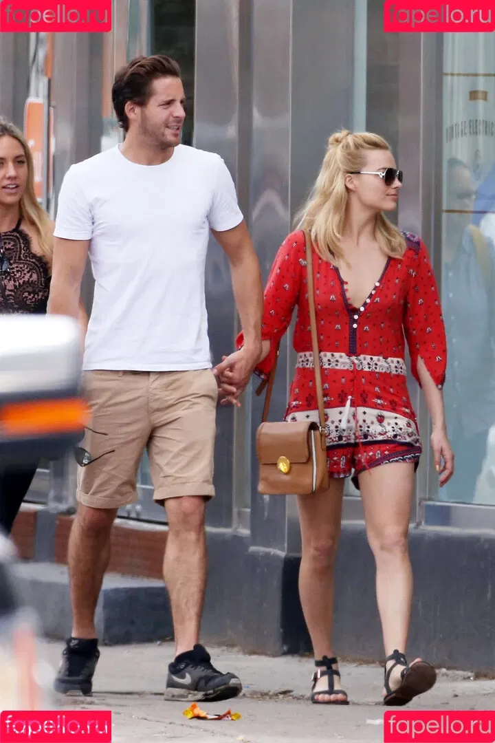 Margot Robbie / margotrobbieofficial Onlyfans Photo Gallery 