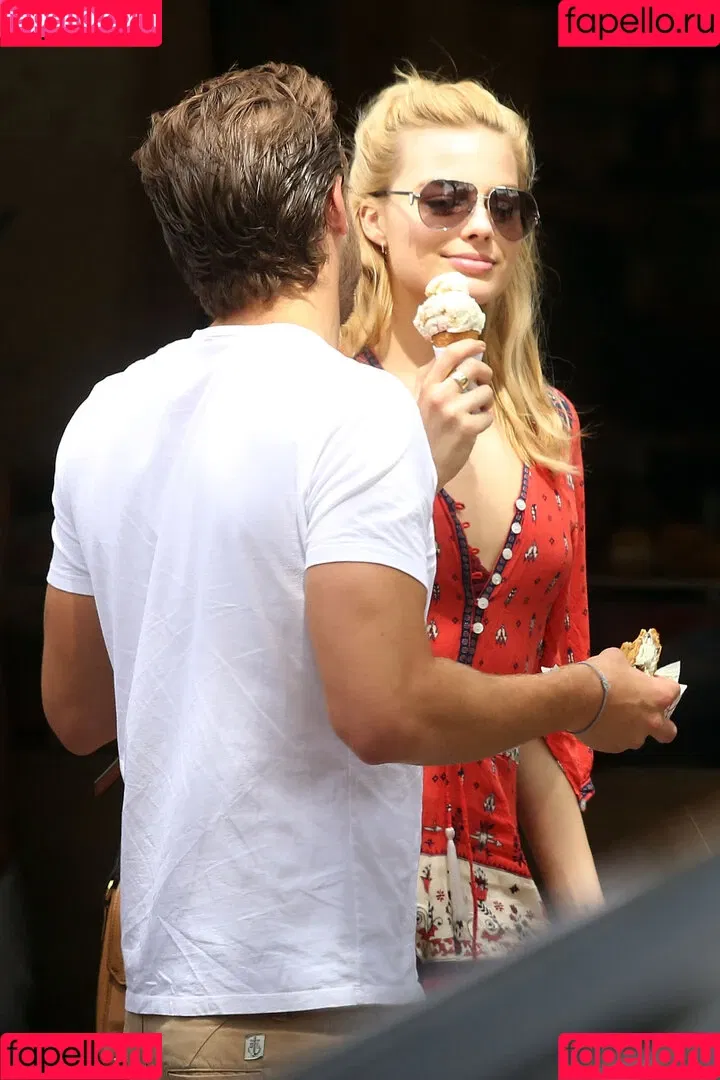 Margot Robbie / margotrobbieofficial Onlyfans Photo Gallery 