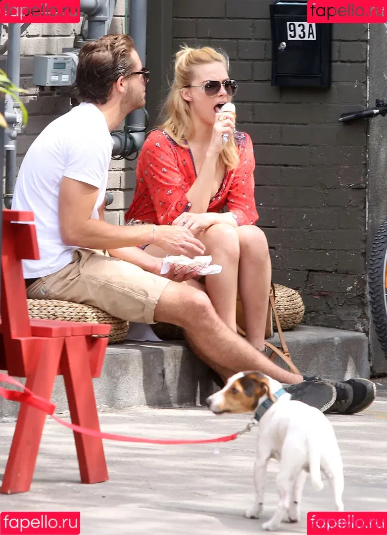 Margot Robbie / margotrobbieofficial Onlyfans Photo Gallery 