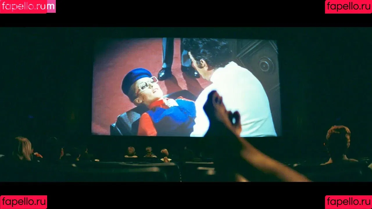 Margot Robbie / margotrobbieofficial Onlyfans Photo Gallery 