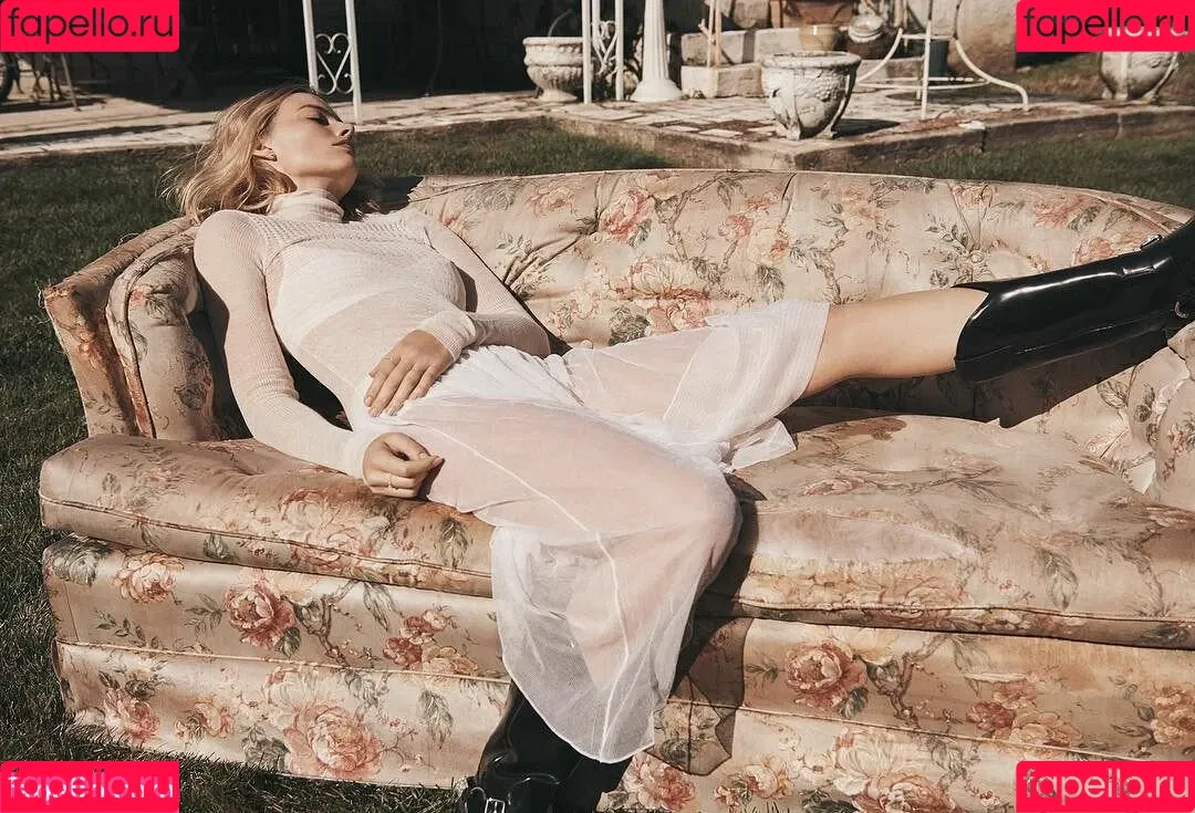 Margot Robbie / margotrobbieofficial Onlyfans Photo Gallery 