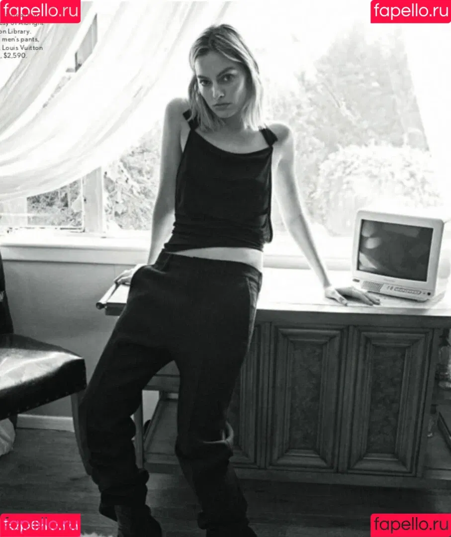 Margot Robbie / margotrobbieofficial Onlyfans Photo Gallery 