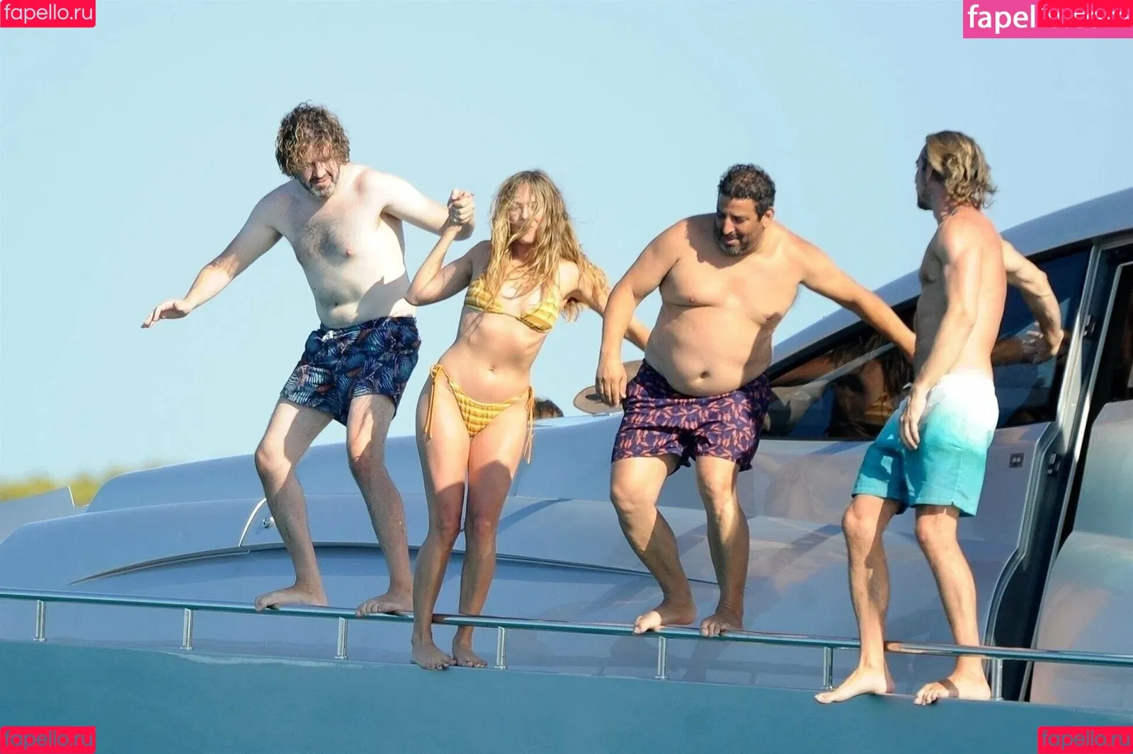 Margot Robbie / margotrobbieofficial Onlyfans Photo Gallery 