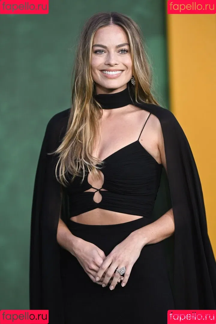 Margot Robbie / margotrobbieofficial Onlyfans Photo Gallery 
