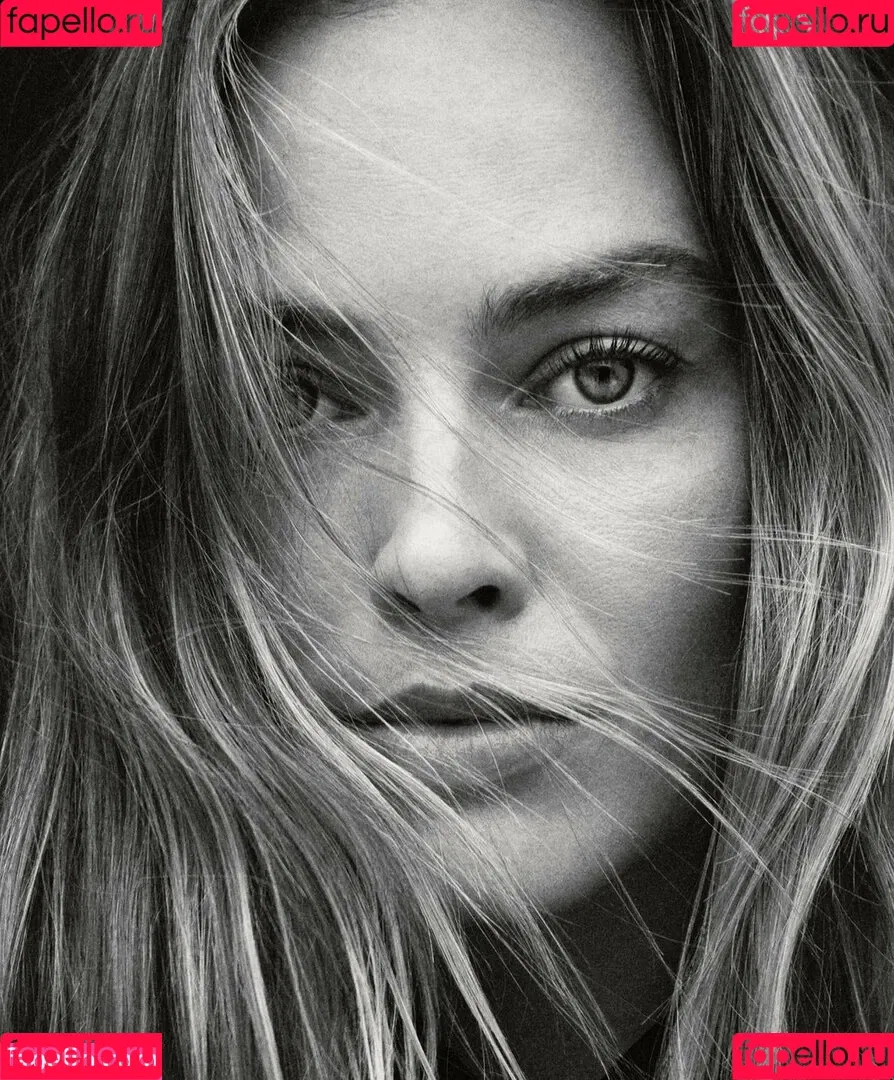 Margot Robbie / margotrobbieofficial Onlyfans Photo Gallery 