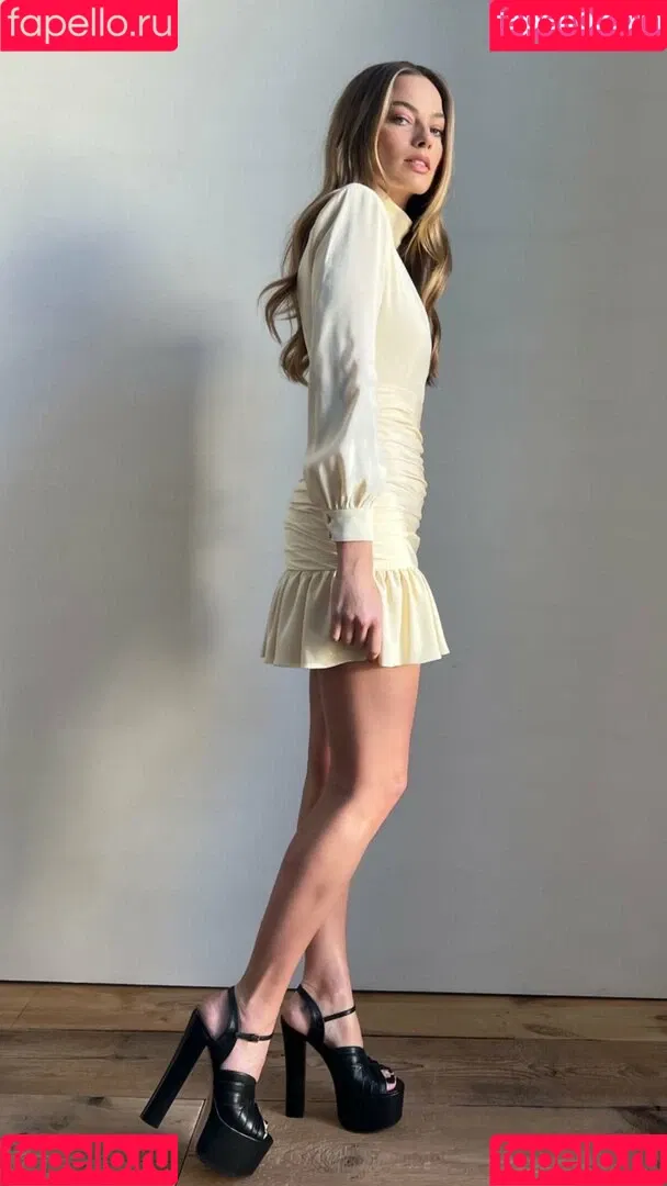 Margot Robbie / margotrobbieofficial Onlyfans Photo Gallery 