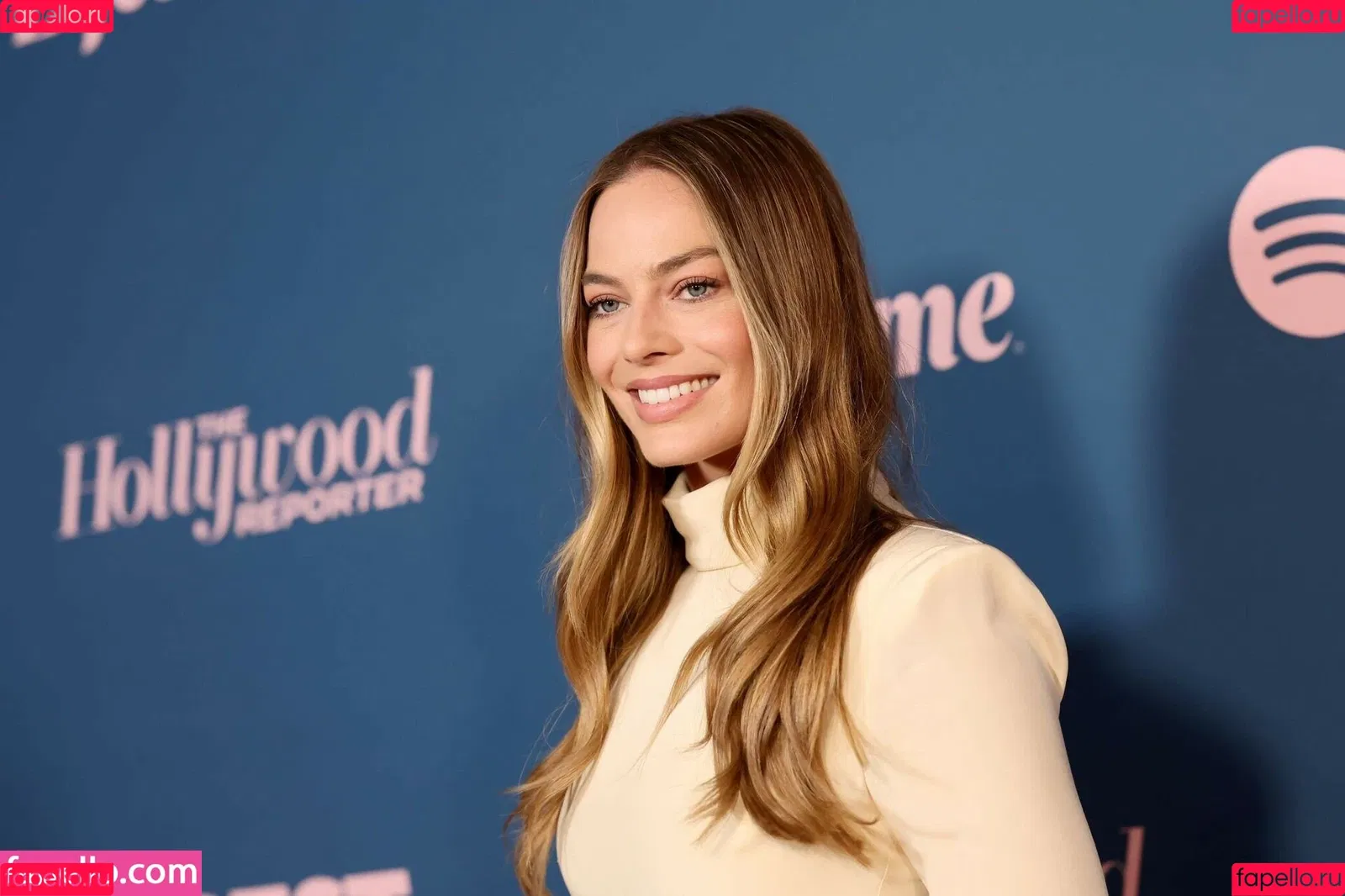 Margot Robbie / margotrobbieofficial Onlyfans Photo Gallery 