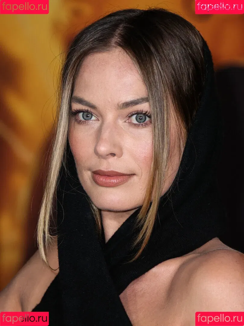 Margot Robbie / margotrobbieofficial Onlyfans Photo Gallery 