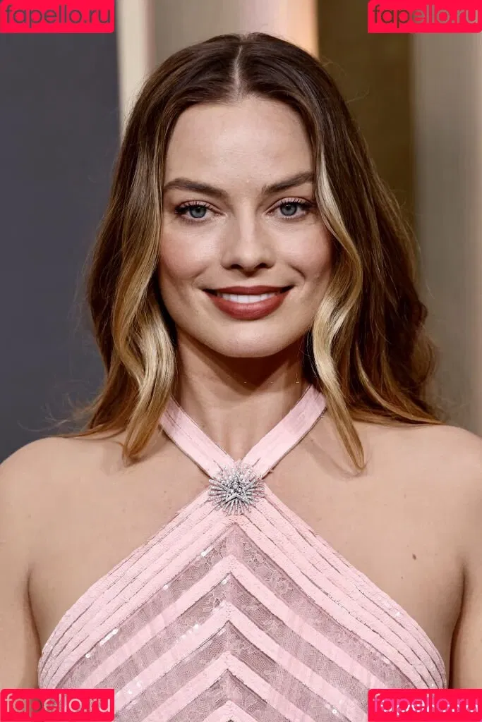 Margot Robbie / margotrobbieofficial Onlyfans Photo Gallery 