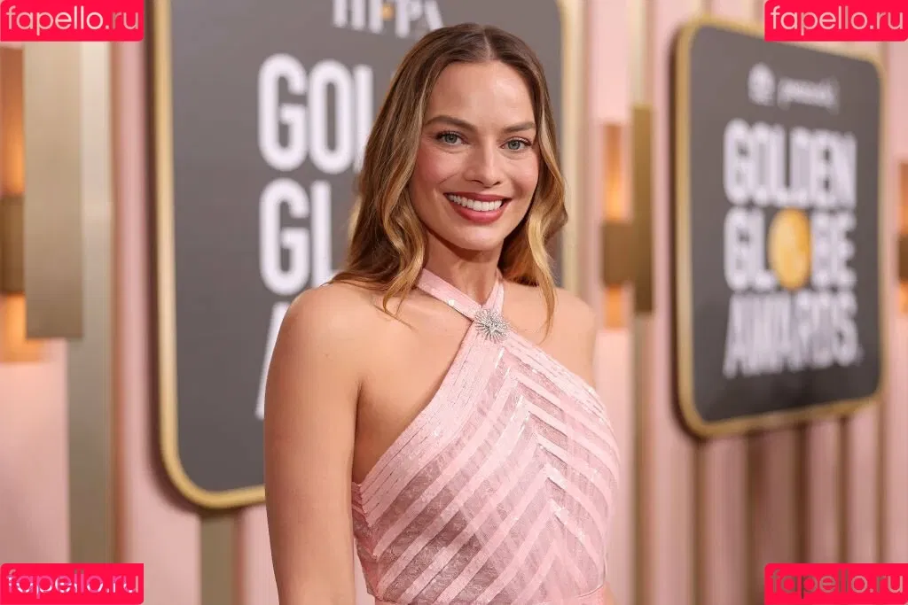 Margot Robbie / margotrobbieofficial Onlyfans Photo Gallery 