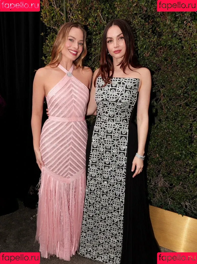 Margot Robbie / margotrobbieofficial Onlyfans Photo Gallery 