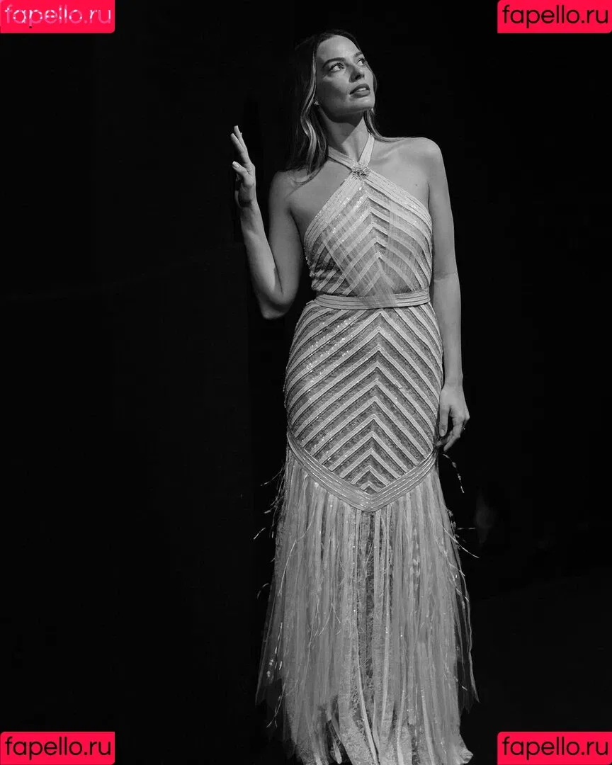 Margot Robbie / margotrobbieofficial Onlyfans Photo Gallery 