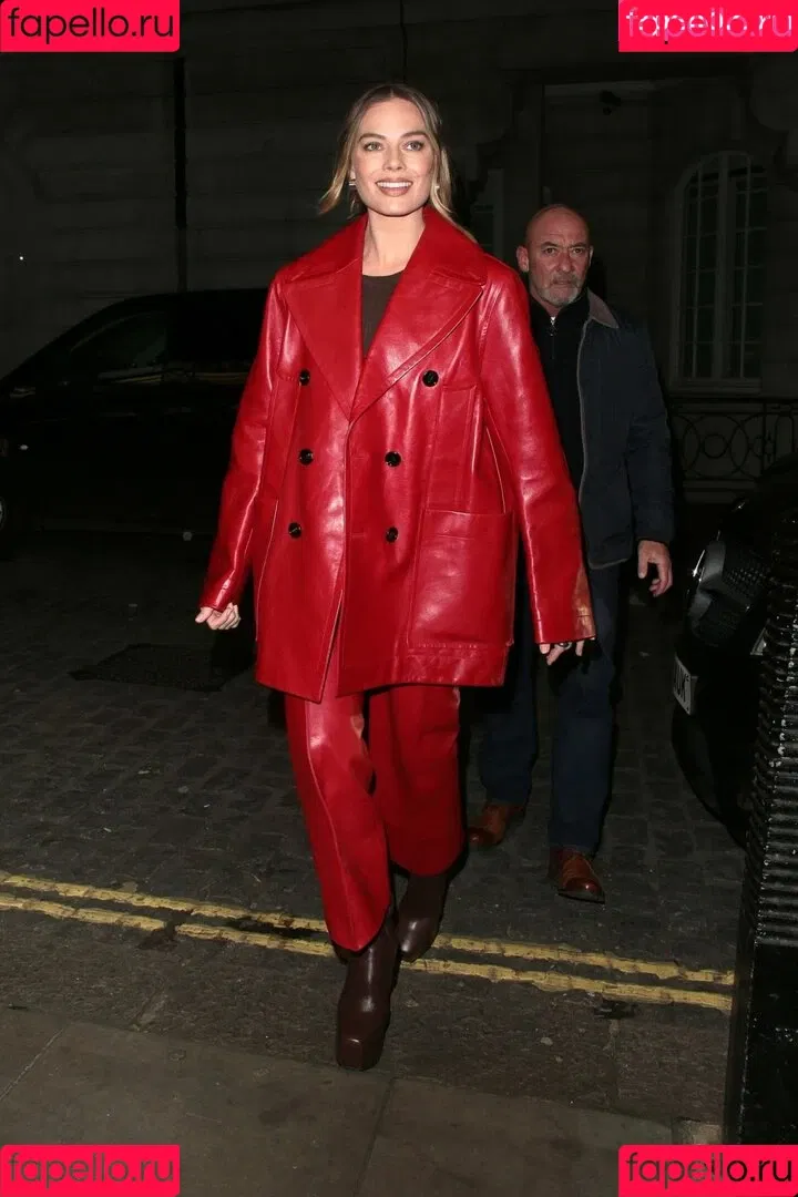 Margot Robbie / margotrobbieofficial Onlyfans Photo Gallery 