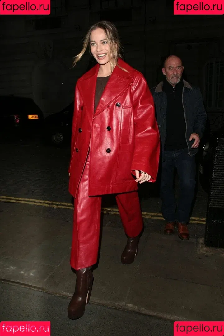 Margot Robbie / margotrobbieofficial Onlyfans Photo Gallery 