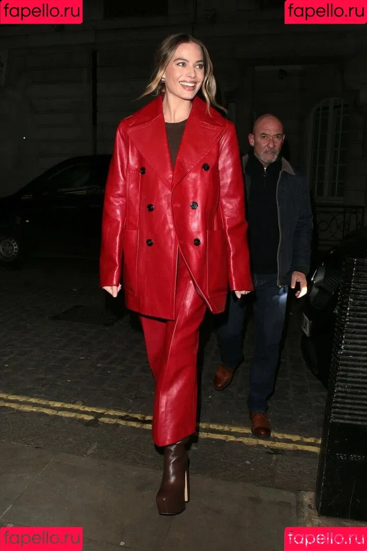 Margot Robbie / margotrobbieofficial Onlyfans Photo Gallery 