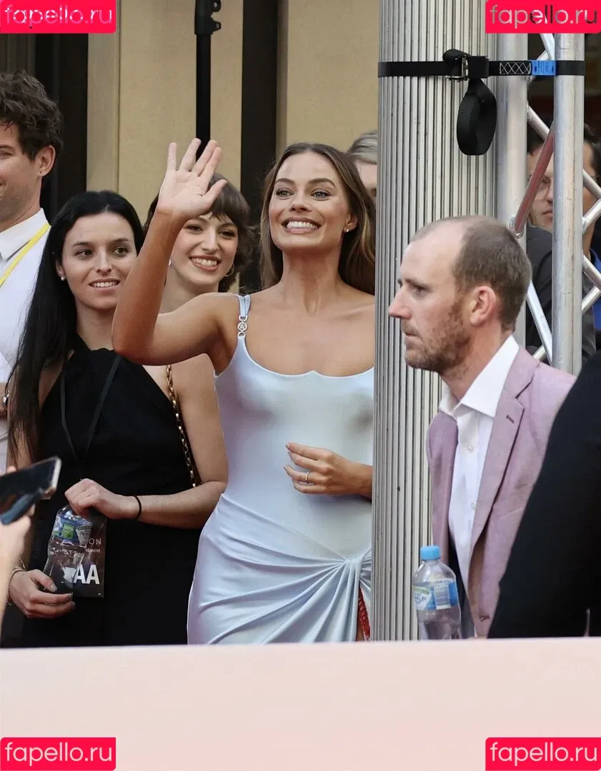 Margot Robbie / margotrobbieofficial Onlyfans Photo Gallery 