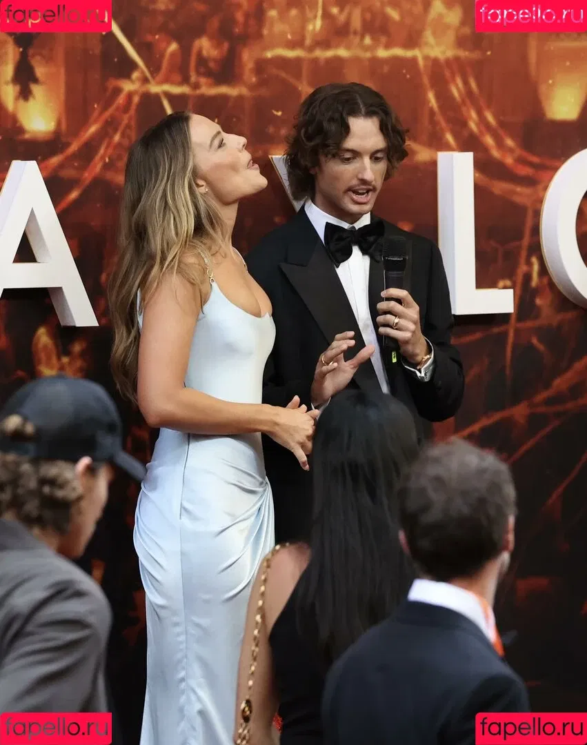 Margot Robbie / margotrobbieofficial Onlyfans Photo Gallery 