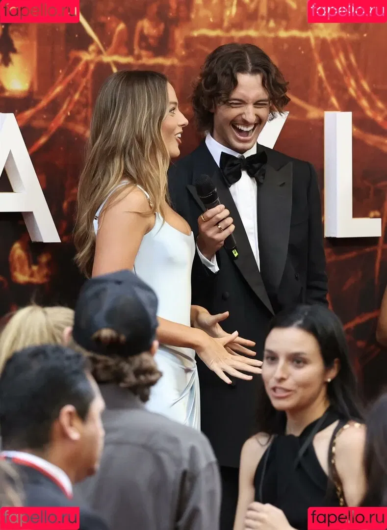 Margot Robbie / margotrobbieofficial Onlyfans Photo Gallery 