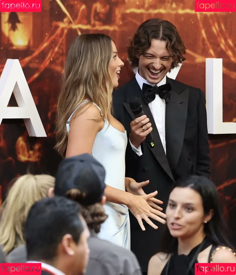 Margot Robbie / margotrobbieofficial Onlyfans Photo Gallery 