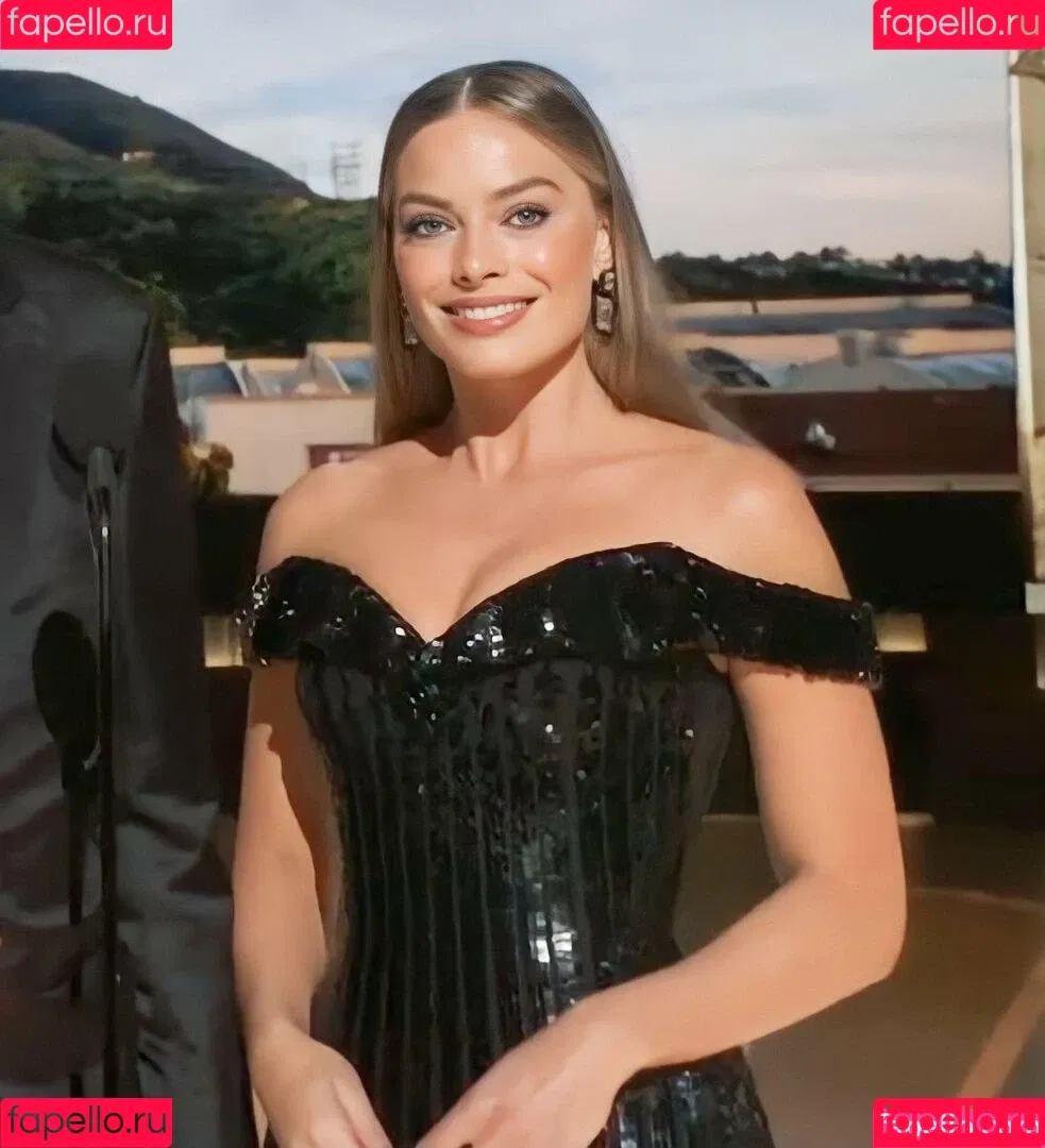 Margot Robbie / margotrobbieofficial Onlyfans Photo Gallery 