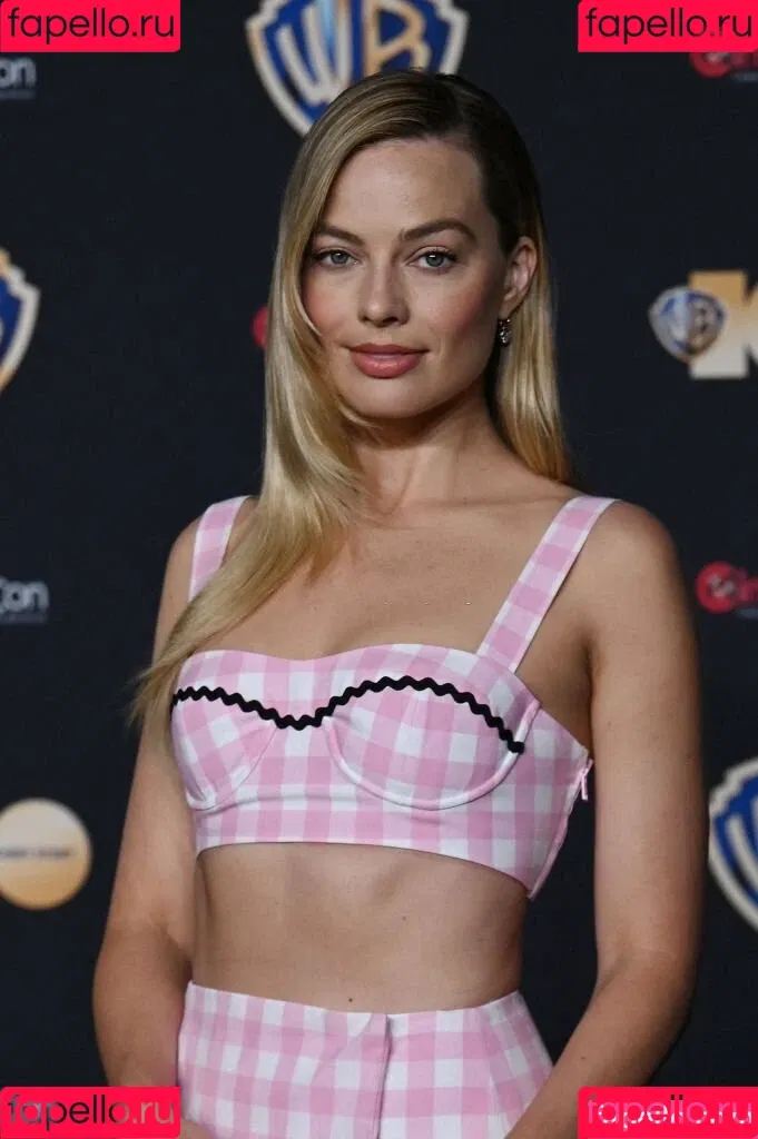 Margot Robbie / margotrobbieofficial Onlyfans Photo Gallery 