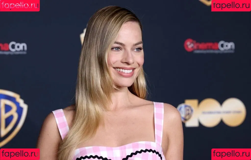 Margot Robbie / margotrobbieofficial Onlyfans Photo Gallery 