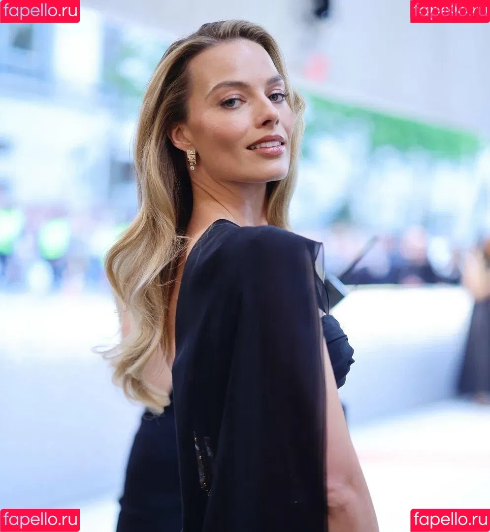 Margot Robbie / margotrobbieofficial Onlyfans Photo Gallery 