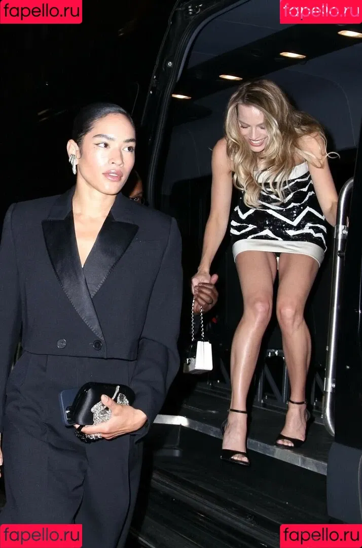 Margot Robbie / margotrobbieofficial Onlyfans Photo Gallery 