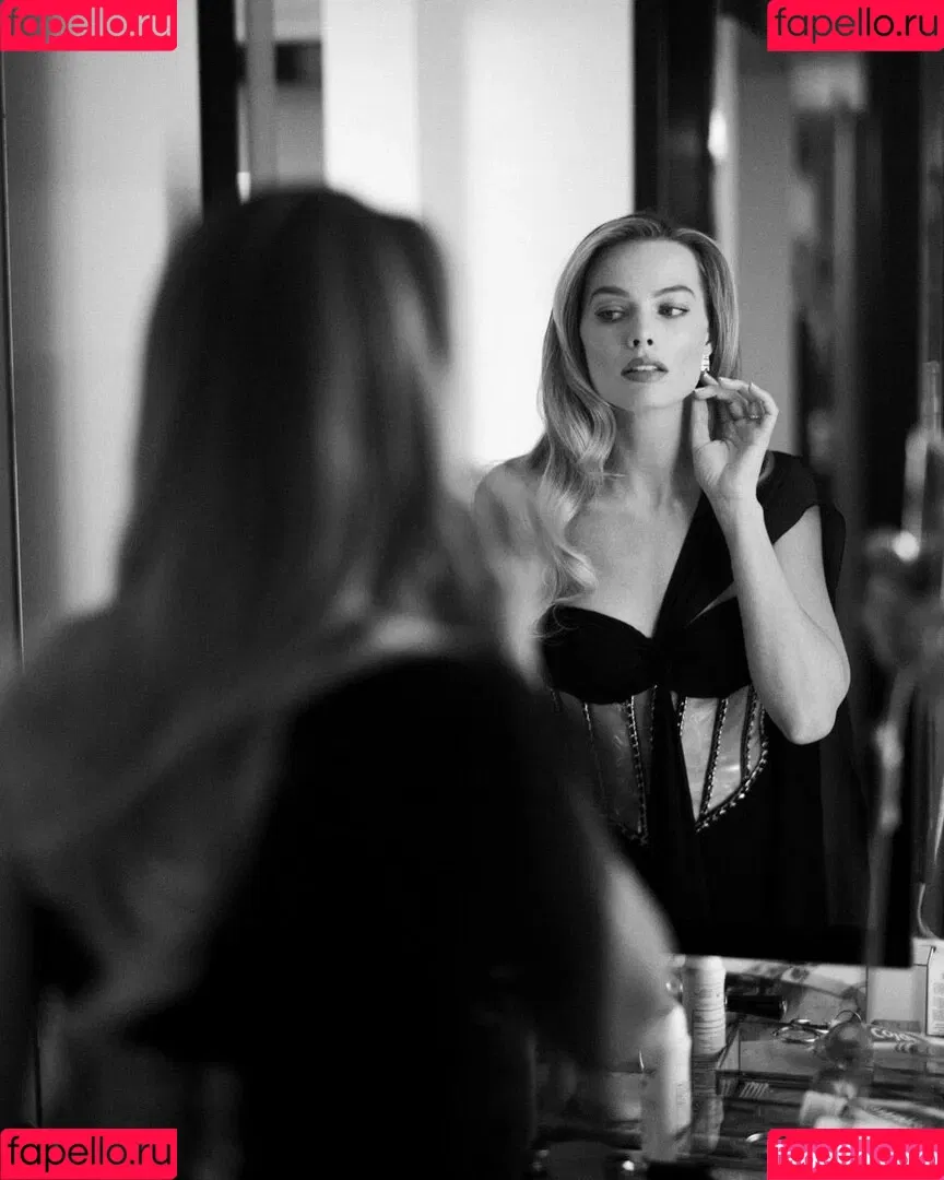 Margot Robbie / margotrobbieofficial Onlyfans Photo Gallery 