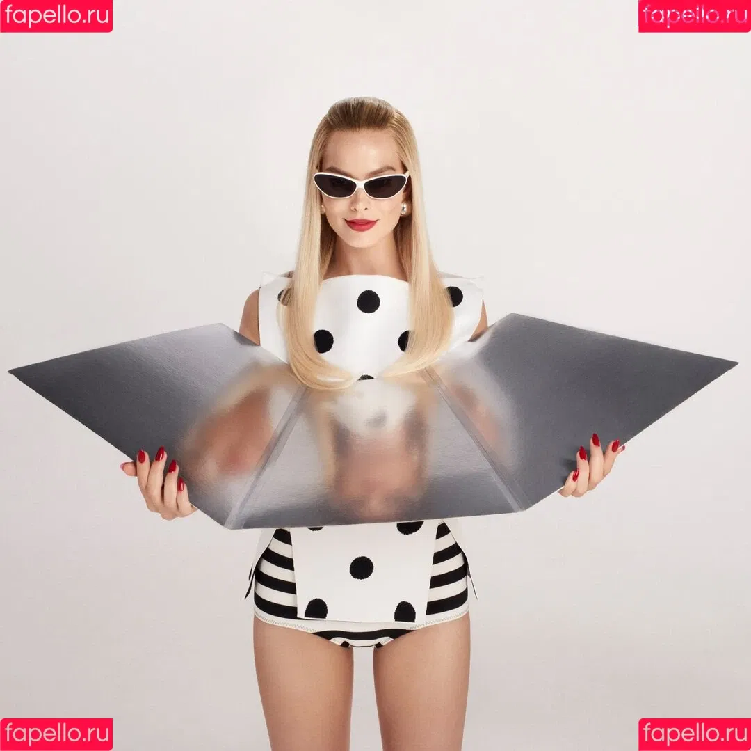 Margot Robbie / margotrobbieofficial Onlyfans Photo Gallery 